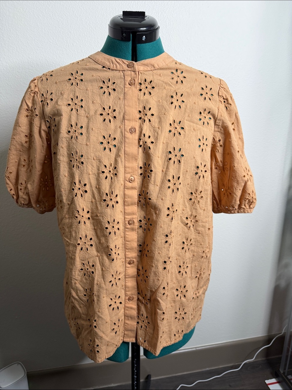 Fire & glory orange cream floral eyelet short sleeve button up blouse
